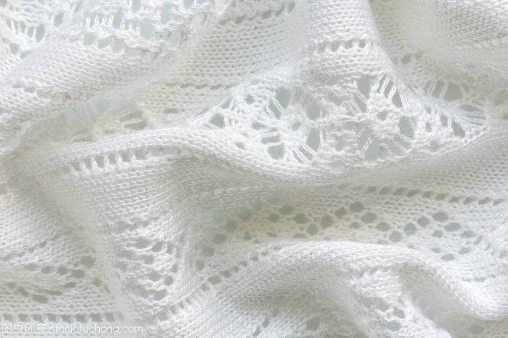 白色棉紗針織鏤空織物 輕盈透氣的美學(xué)與實用